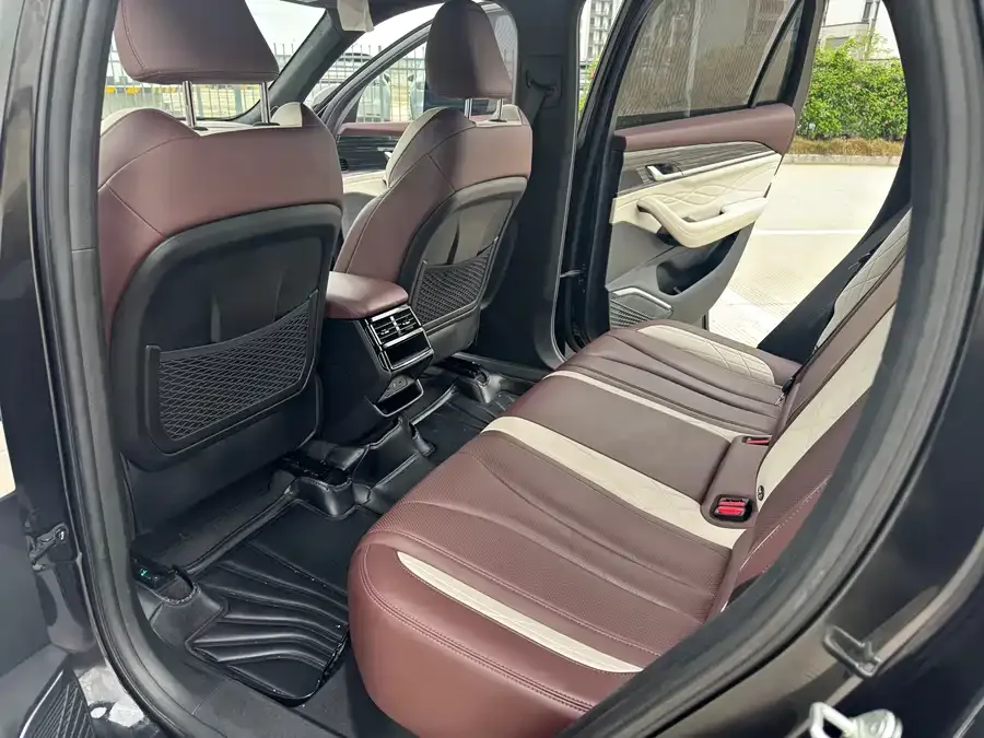 Geely Monjaro Xingyue L 2021 2.0TD DCT EVO 2WD Premium Edition 2023 — миниатюра 2