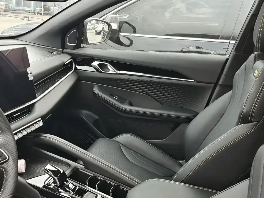 Geely Coolray SX11 Geely Binyue 2025 Model Binyue L 1.5TD DCT Star Diamond 2025 — миниатюра 2