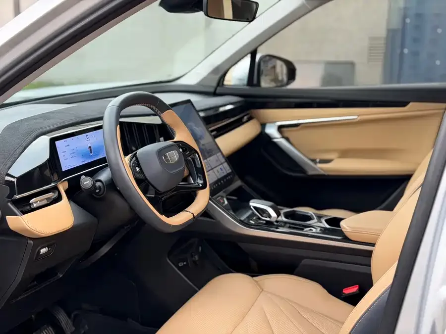 Geely Atlas L Boyue L 2023 1.5TD DCT Premium Edition 2024 — миниатюра 2