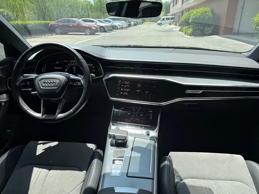 Audi A6L 2023 45 TFSI Premium Dynamic Model 2023 — миниатюра 2