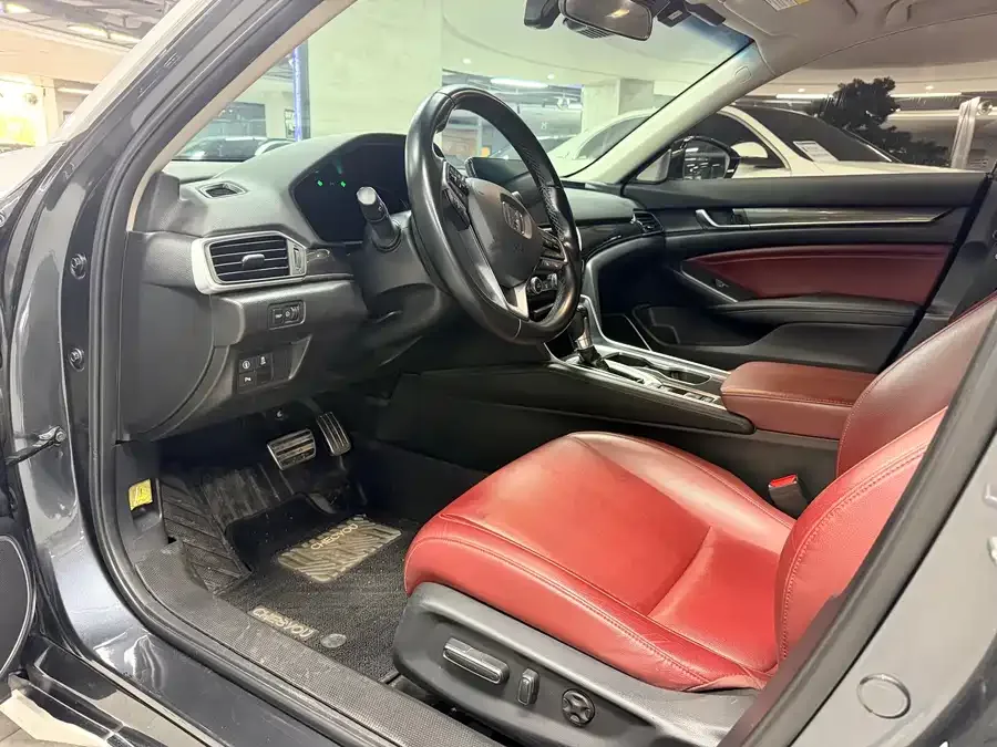 Honda Accord 2022 Accord 260TURBO Fantasy Night Premium Edition 2023 — миниатюра 4