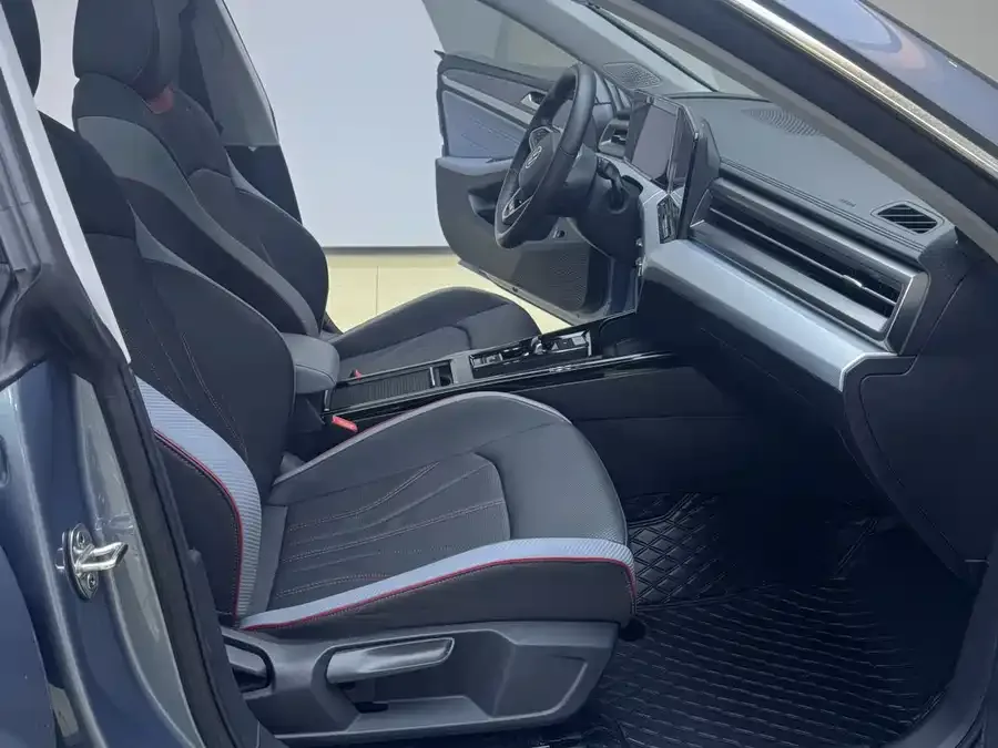 Volkswagen Lamando 2022 Lingdu Lingdu L 280TSI DSG Cool Edition 2022 — миниатюра 2