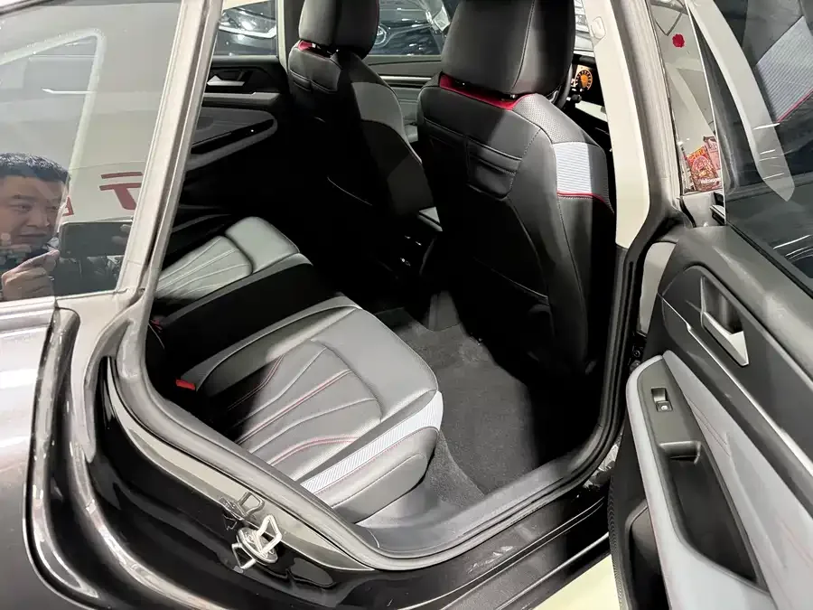 Volkswagen Lamando 2022 Lingdu Lingdu L 280TSI DSG Hot Edition 2023 — миниатюра 5