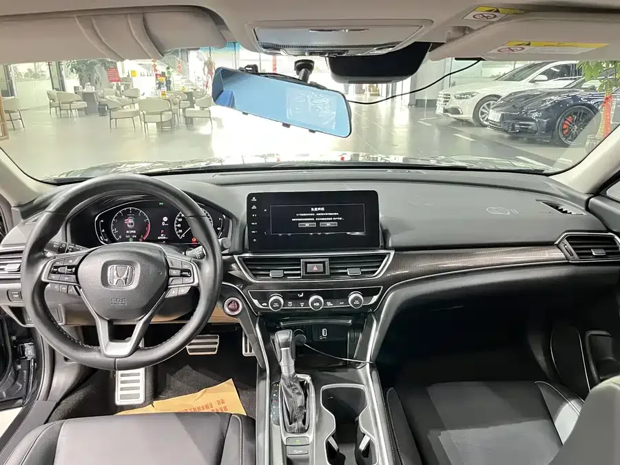 Honda Accord 2022 Accord 260TURBO Fantasy Night Premium Edition 2023 — миниатюра 2