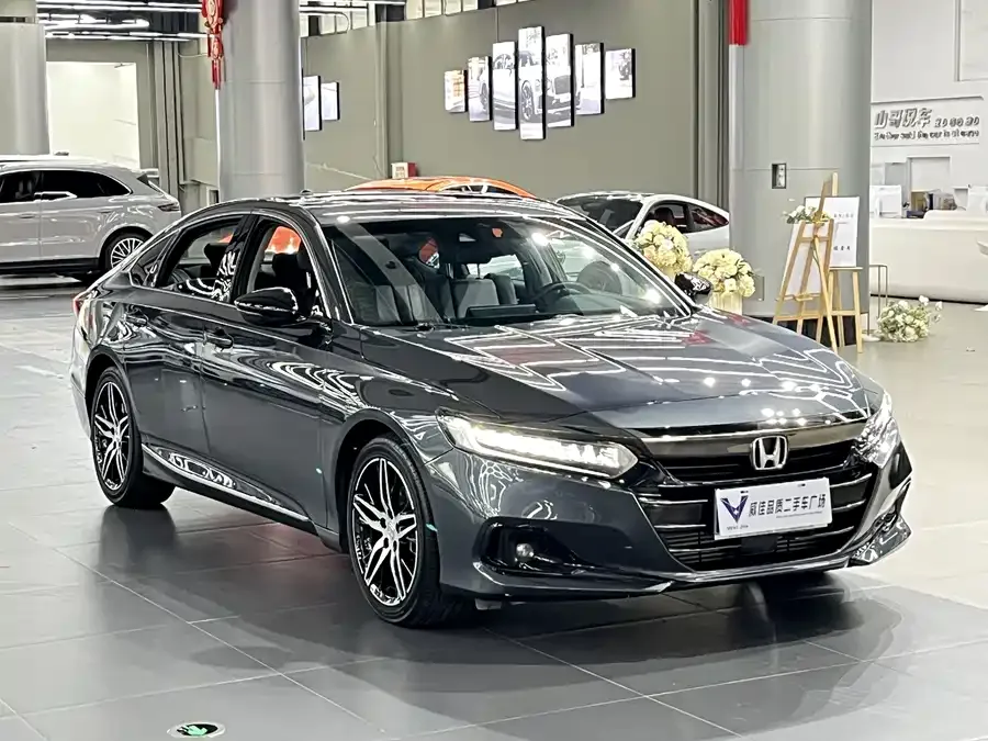 Honda Accord 2022 Accord 260TURBO Fantasy Night Premium Edition 2023 — миниатюра 3