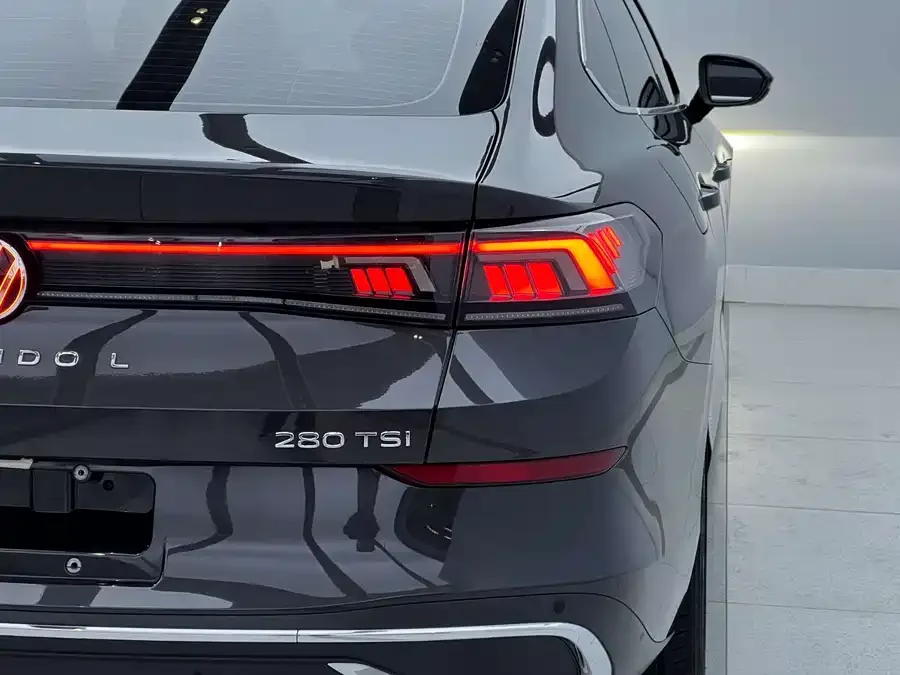 Volkswagen Lamando 2022 Lingdu Lingdu L 280TSI DSG Cool Edition 2023 — миниатюра 2