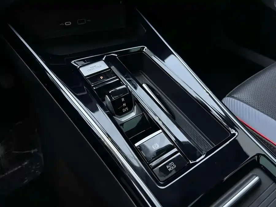 Volkswagen Lamando 2022 Lingdu Lingdu L 280TSI DSG Cool Edition 2023 — миниатюра 4