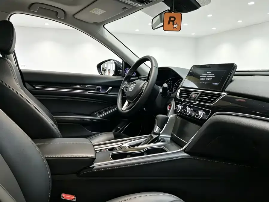 Honda Accord 2022 Accord 260TURBO Fantasy Night Premium Edition 2022 — миниатюра 4