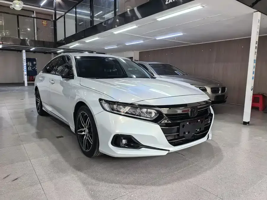 Honda Accord 2022 Accord 260TURBO Fantasy Night Premium Edition 2023 — миниатюра 3