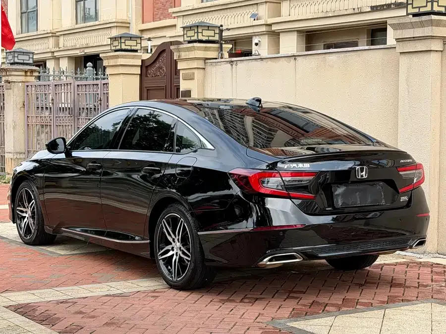 Honda Accord 2022 Accord 260TURBO Fantasy Night Premium Edition 2022 — миниатюра 4