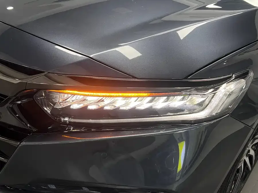 Honda Accord 2022 Accord 260TURBO Fantasy Night Premium Edition 2022 — миниатюра 4
