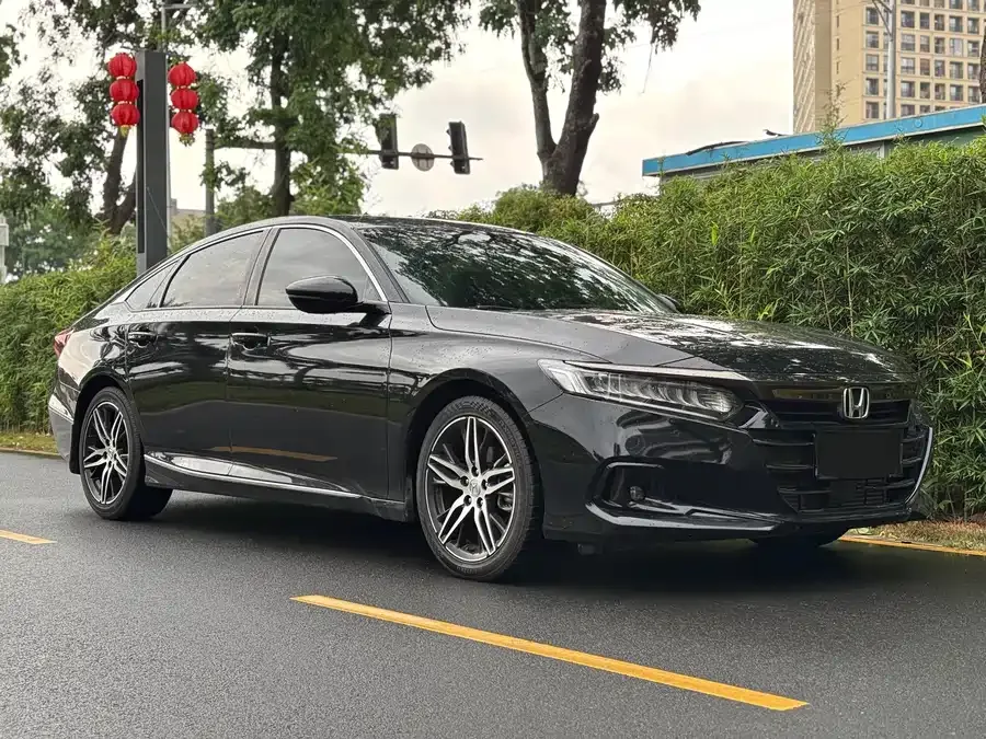 Honda Accord 2022 Accord 260TURBO Fantasy Night Premium Edition 2022 — миниатюра 3