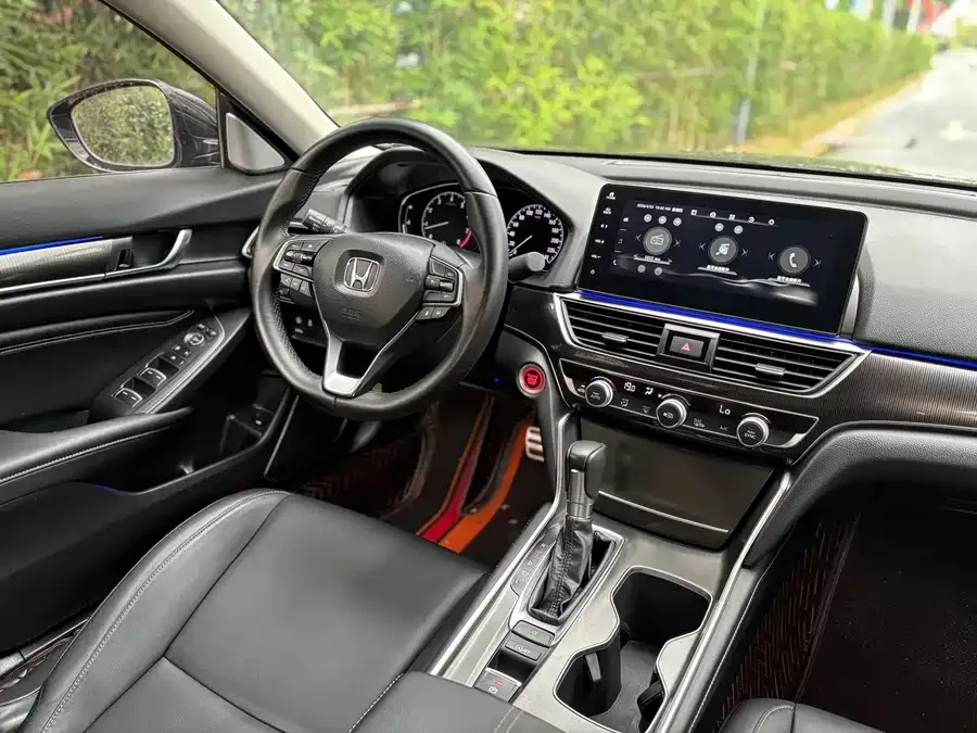 Honda Accord 2022 Accord 260TURBO Fantasy Night Premium Edition 2022 — миниатюра 4