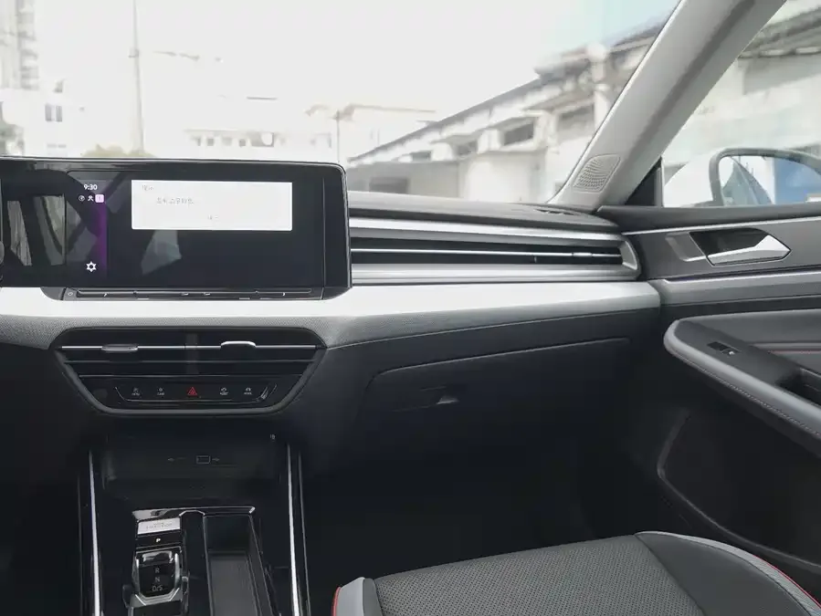 Volkswagen Lamando 2024 Lingdu Lingdu L 280TSI DSG Cool Edition 2024 — миниатюра 5