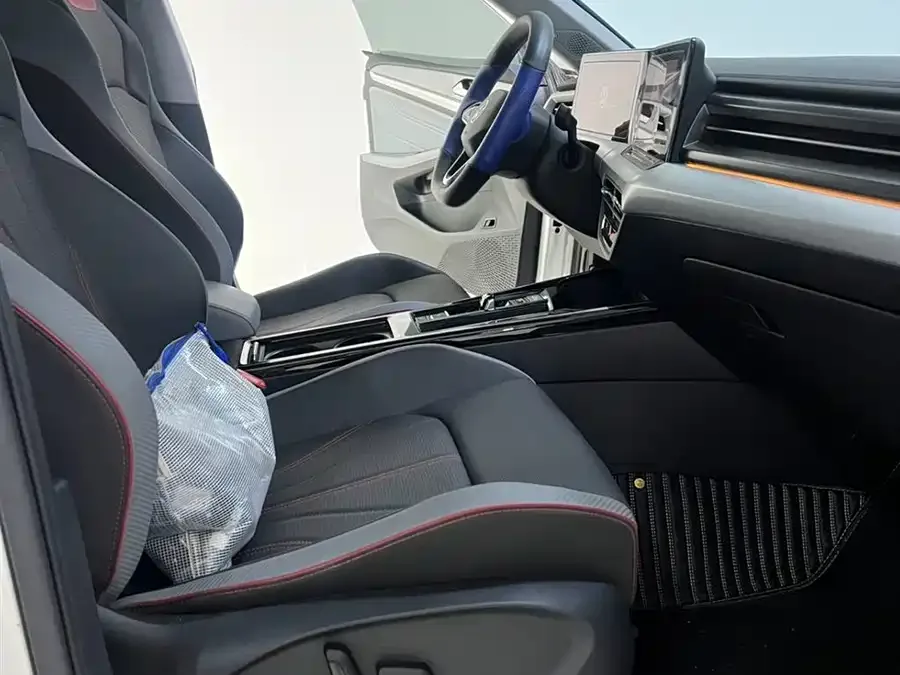 Volkswagen Lamando 2023 Lingdu Lingdu L 280TSI DSG Cool Edition 2023 — миниатюра 5