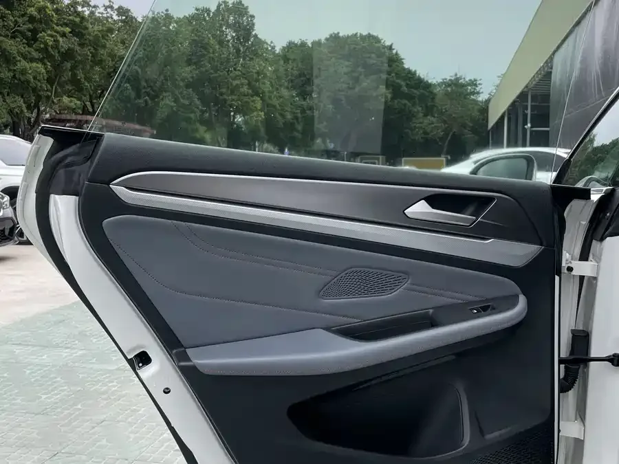 Volkswagen Lamando 2023 Lingdu Lingdu L 280TSI DSG Cool Edition 2023 — миниатюра 4