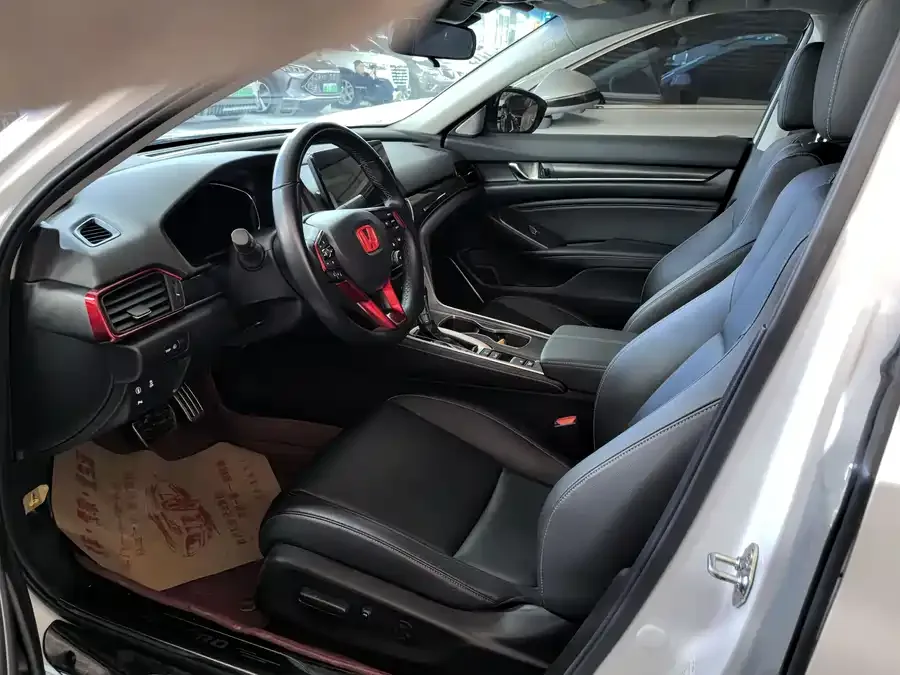Honda Accord 2022 Accord 260TURBO Fantasy Night Premium Edition 2022 — миниатюра 4