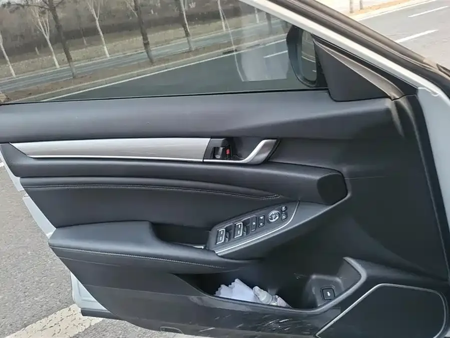 Honda Accord Accord 2022 260TURBO Deluxe Edition 2022 — миниатюра 4