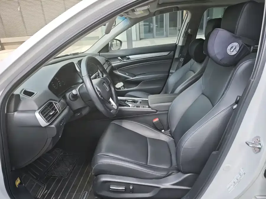 Honda Accord Accord 2022 260TURBO Deluxe Edition 2022 — миниатюра 2