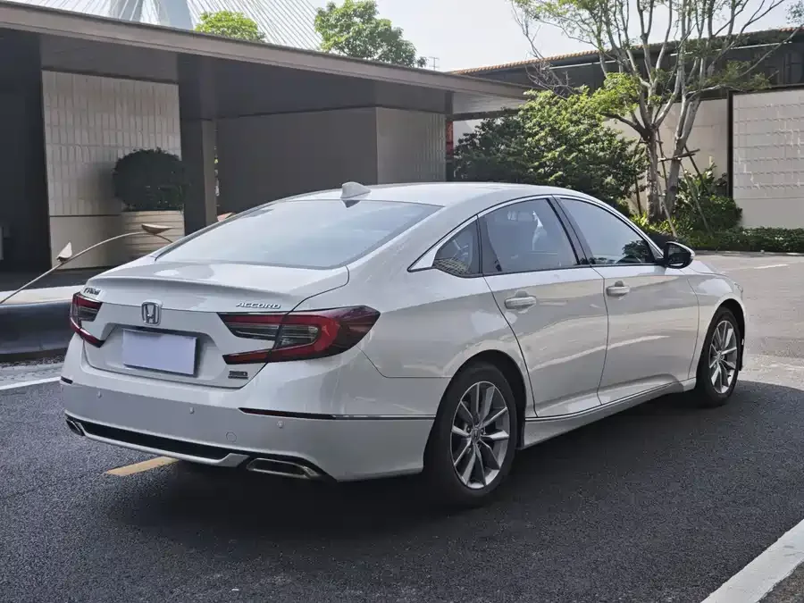 Honda Accord Accord 2022 260TURBO Deluxe Edition 2022 — миниатюра 3