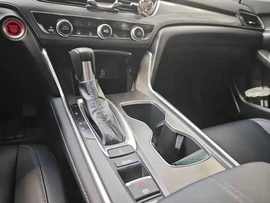 Honda Accord Accord 2022 260TURBO Deluxe Edition 2022 — миниатюра 5