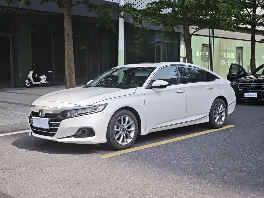 Honda Accord Accord 2022 260TURBO Deluxe Edition 2022 — фото 1, купить с доставкой в Москву