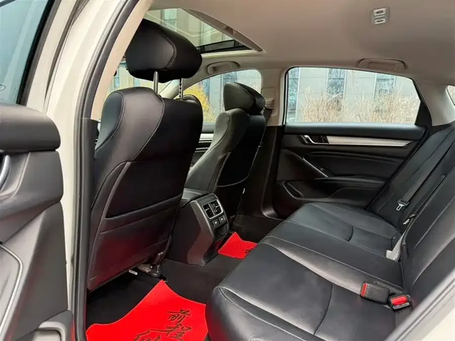 Honda Accord Accord 2022 260TURBO Deluxe Edition 2022 — миниатюра 4