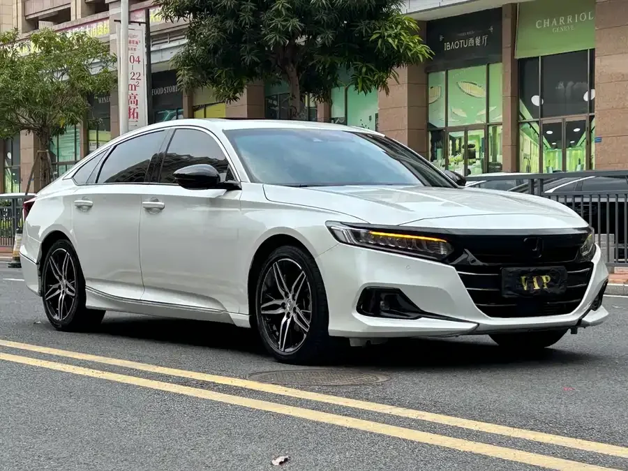 Honda Accord 2022 Accord 260TURBO Fantasy Night Premium Edition 2022 — миниатюра 3