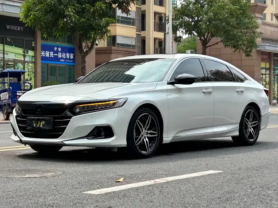 Honda Accord 2022 Accord 260TURBO Fantasy Night Premium Edition 2022 — фото 1, купить с доставкой в Москву