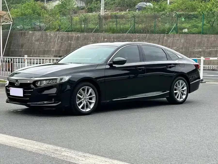 Honda Accord Accord 2022 260TURBO Deluxe Edition 2022 — фото 1, купить с доставкой в Москву