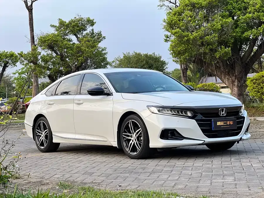 Honda Accord 2022 Accord 260TURBO Fantasy Night Premium Edition 2022 — миниатюра 3