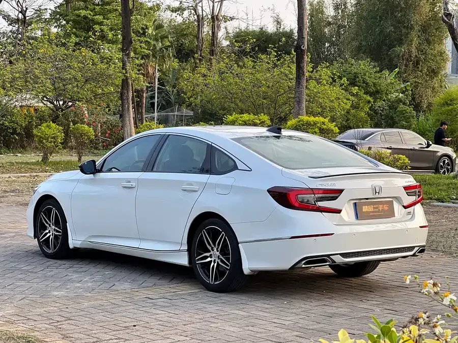 Honda Accord 2022 Accord 260TURBO Fantasy Night Premium Edition 2022 — миниатюра 4