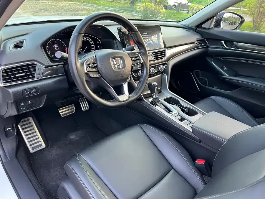 Honda Accord 2022 Accord 260TURBO Fantasy Night Premium Edition 2022 — миниатюра 5