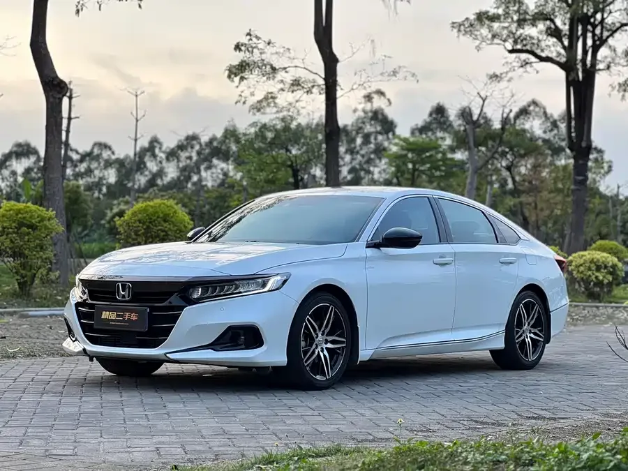 Honda Accord 2022 Accord 260TURBO Fantasy Night Premium Edition 2022 — фото 1, купить с доставкой в Москву