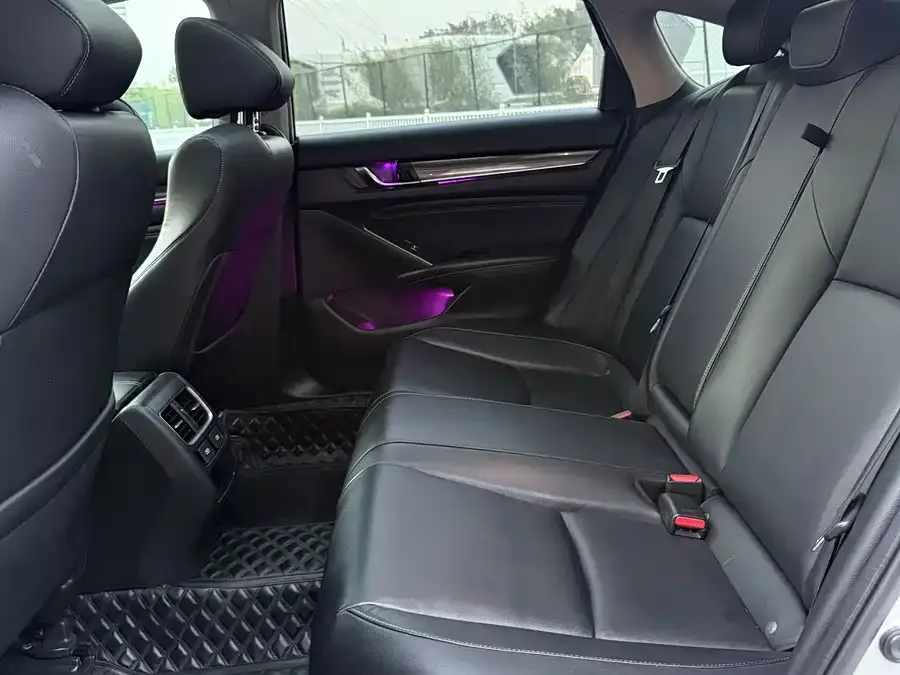 Honda Accord 2022 Accord 260TURBO Fantasy Night Premium Edition 2022 — миниатюра 4