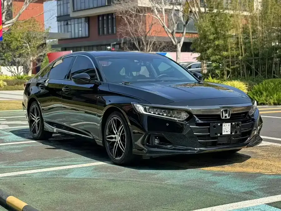 Honda Accord 2022 Accord 260TURBO Fantasy Night Premium Edition 2023 — миниатюра 3