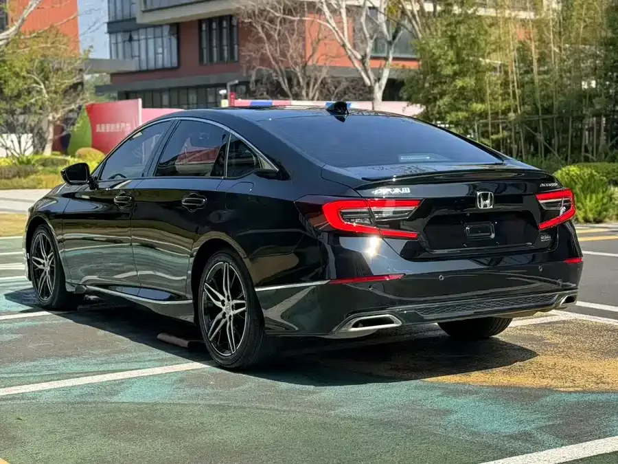 Honda Accord 2022 Accord 260TURBO Fantasy Night Premium Edition 2023 — миниатюра 4