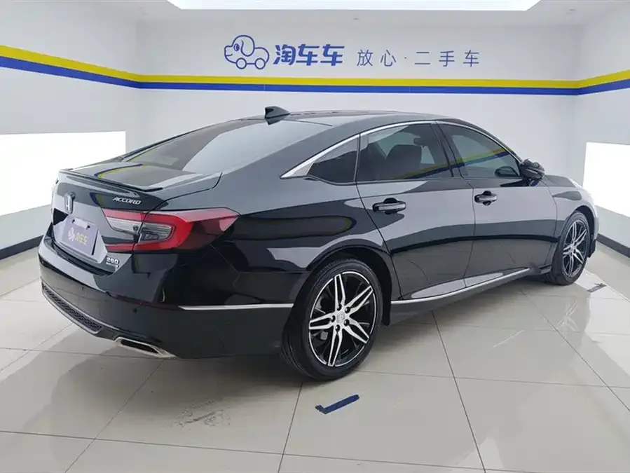 Honda Accord 2022 Accord 260TURBO Fantasy Night Premium Edition 2022 — миниатюра 3