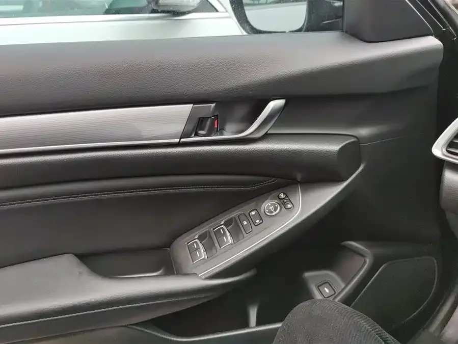 Honda Accord Accord 2022 260TURBO Deluxe Edition 2023 — миниатюра 4