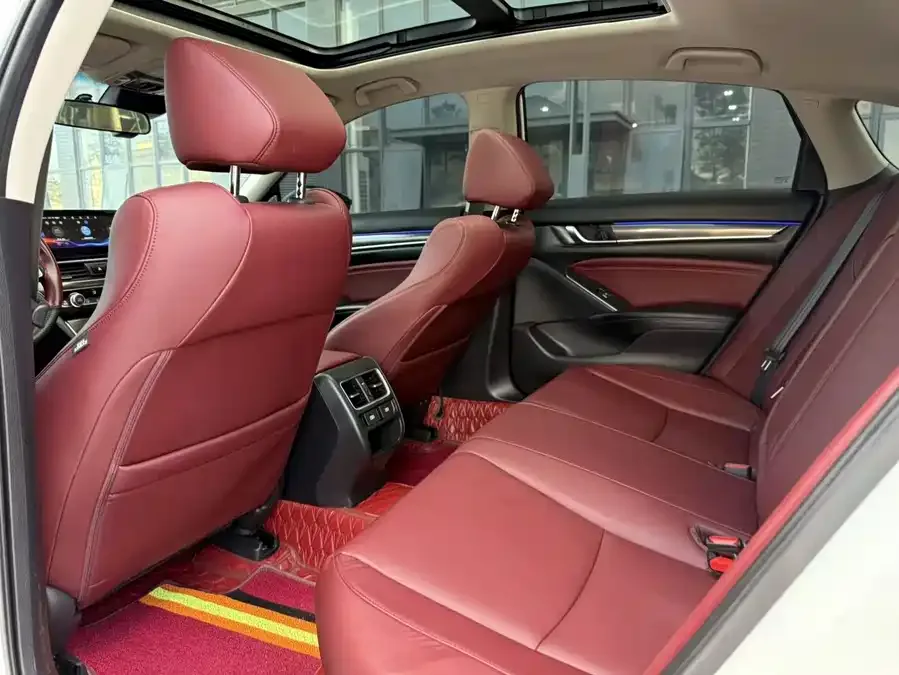 Honda Accord 2022 Accord 260TURBO Fantasy Night Premium Edition 2022 — миниатюра 3
