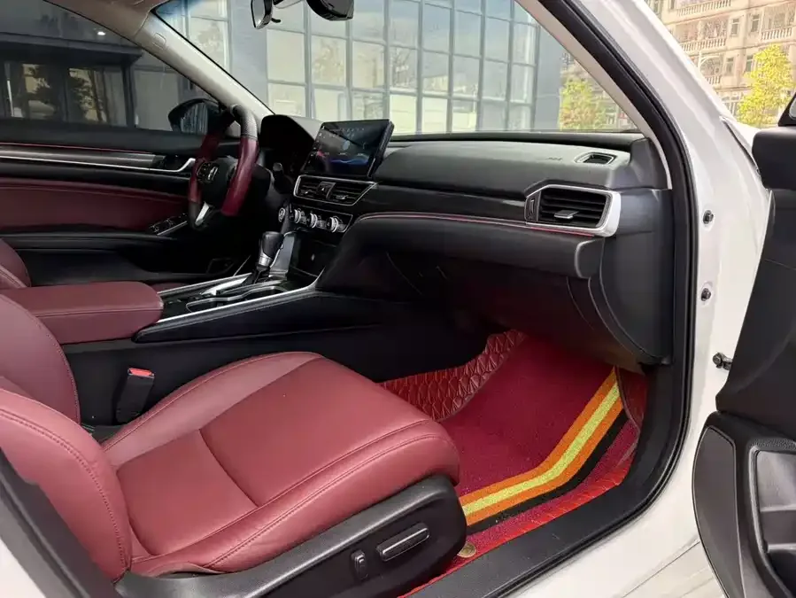 Honda Accord 2022 Accord 260TURBO Fantasy Night Premium Edition 2022 — миниатюра 4