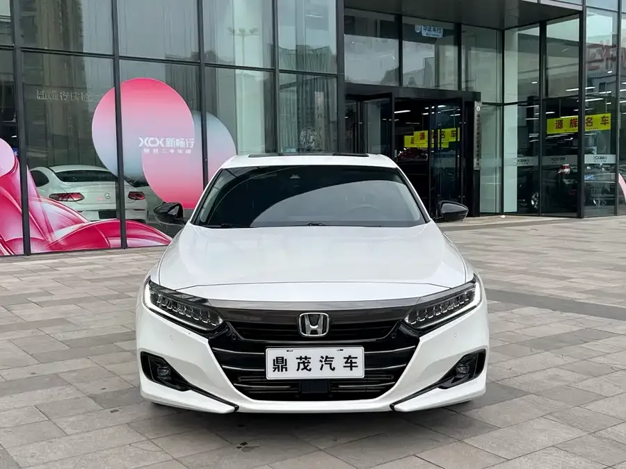 Honda Accord 2022 Accord 260TURBO Fantasy Night Premium Edition 2022 — миниатюра 3