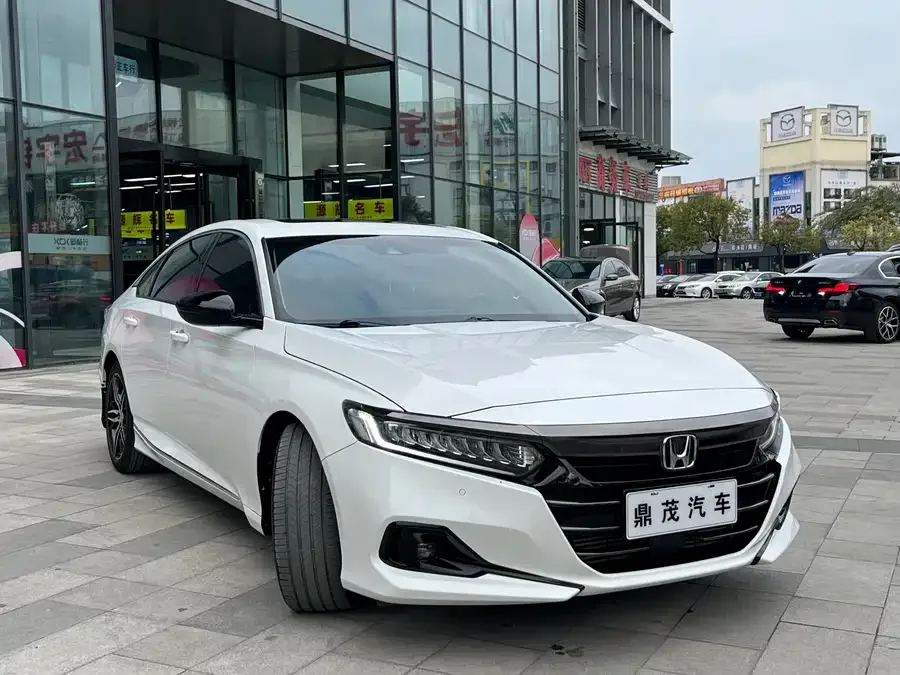 Honda Accord 2022 Accord 260TURBO Fantasy Night Premium Edition 2022 — миниатюра 4