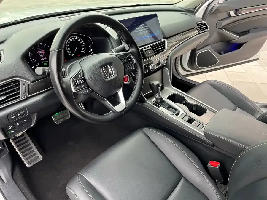 Honda Accord 2022 Accord 260TURBO Fantasy Night Premium Edition 2022 — миниатюра 5