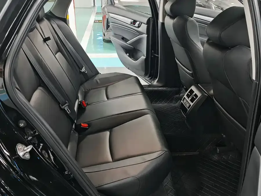 Honda Accord Accord 2022 260TURBO Deluxe Edition 2023 — миниатюра 5