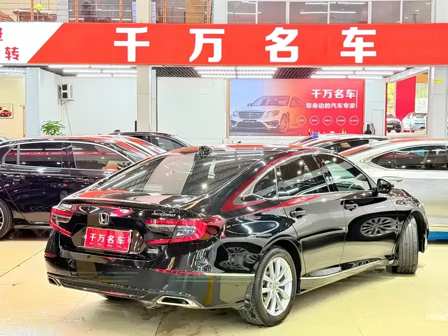 Honda Accord Accord 2022 260TURBO Deluxe Edition 2023 — миниатюра 2