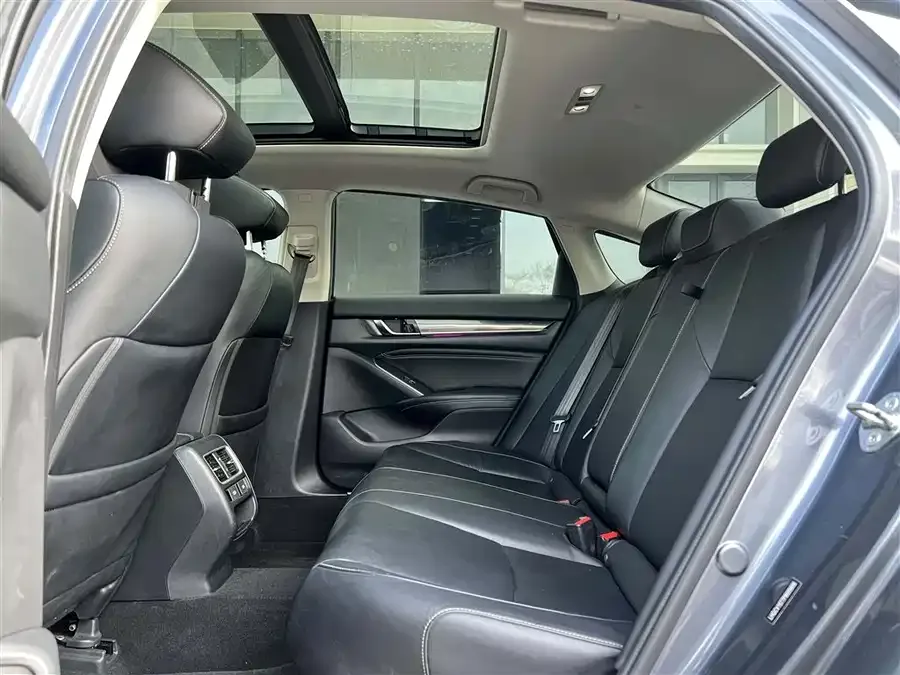 Honda Accord 2022 Accord 260TURBO Fantasy Night Premium Edition 2022 — миниатюра 2