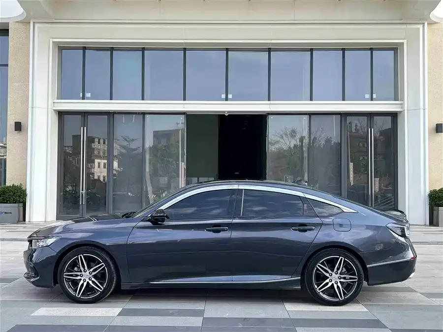 Honda Accord 2022 Accord 260TURBO Fantasy Night Premium Edition 2022 — миниатюра 5