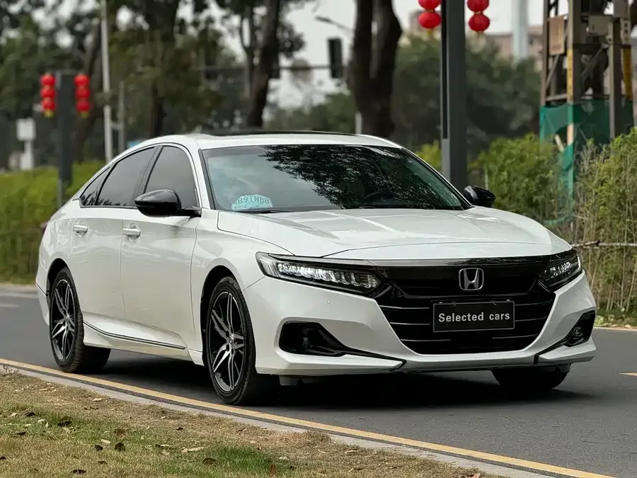 Honda Accord 2022 Accord 260TURBO Fantasy Night Premium Edition 2023 — миниатюра 3