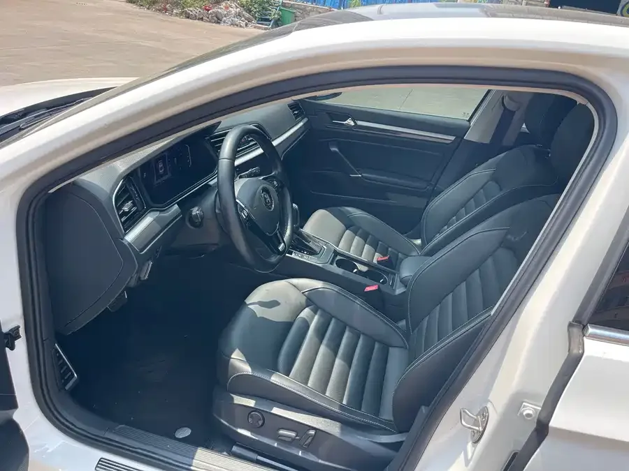 Volkswagen Lamando Lingdu 2021 280TSI DSG Comfort Edition 2022 — миниатюра 3